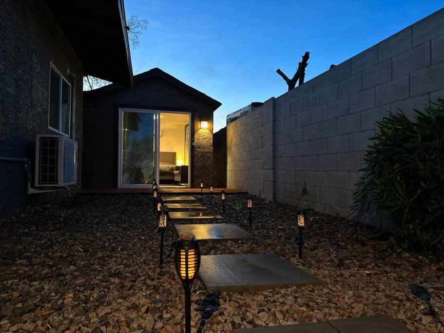 Your Tiny Downtown Home With Backyard Unit D Phoenix Exterior photo