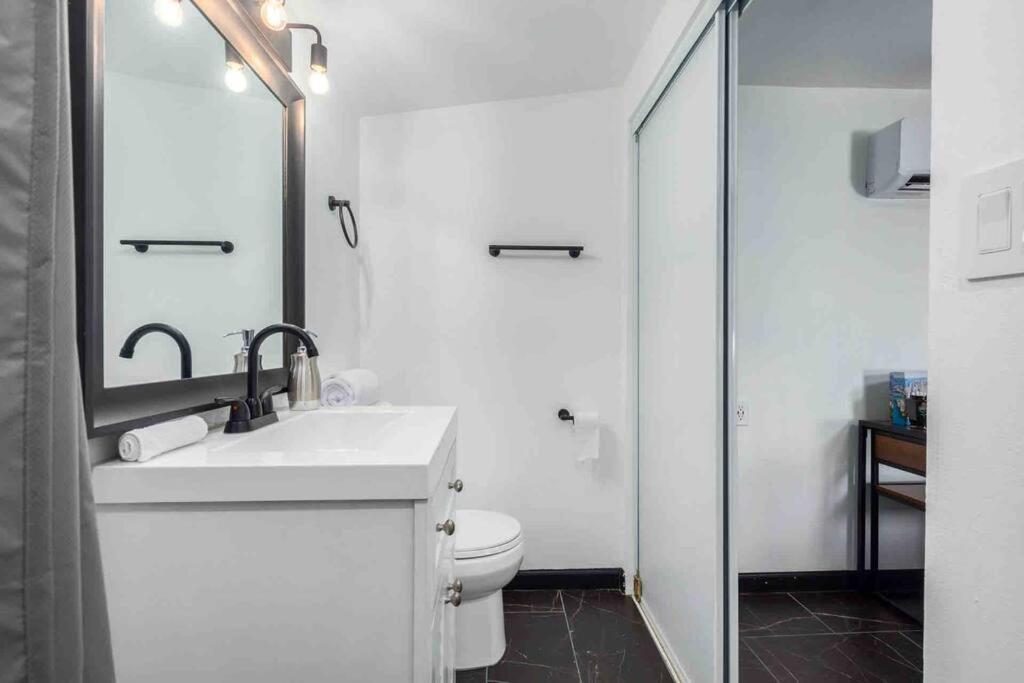 Your Tiny Downtown Home With Backyard Unit D Phoenix Exterior photo